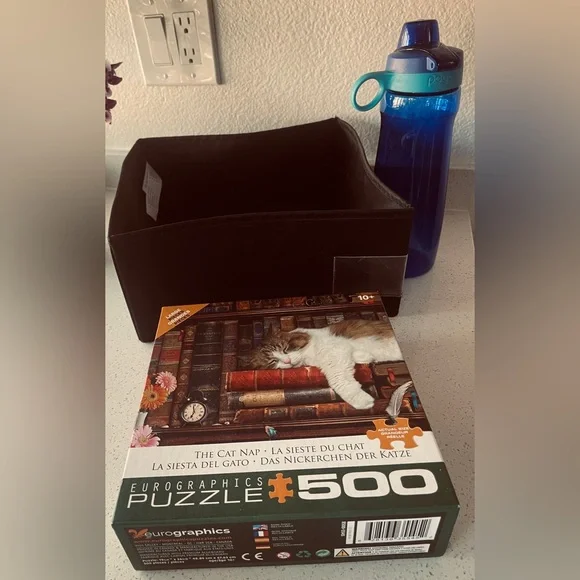 Lot: jigsaw puzzle, Pogo water bottle, and organizational container - Picture 2 of 2